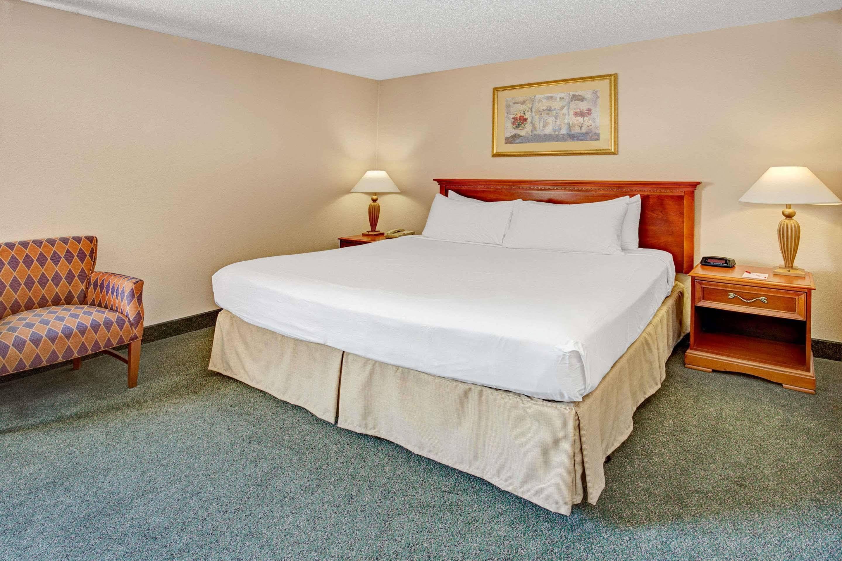 Holiday Inn Indianapolis - Airport Area N By Ihg Exterior foto